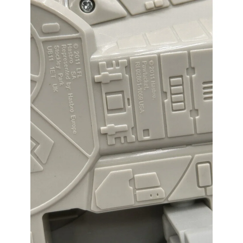 2011 Hasbro Star Wars Galactic Heroes Millennium Falcon Spaceship‎ Incomplete
